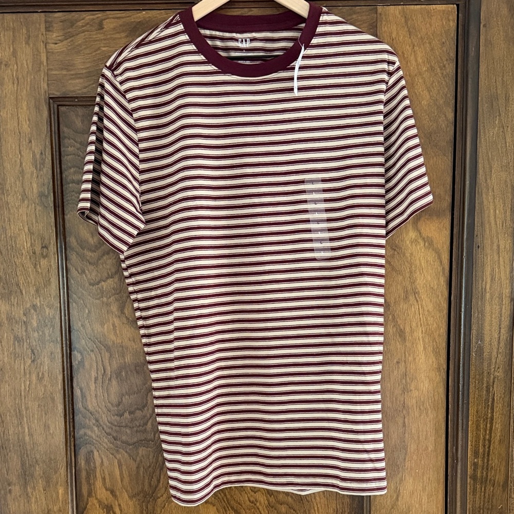 Striped GAP Burgundy and Cream Men’s Crew Neck T-Shirt in Size L (NWT)